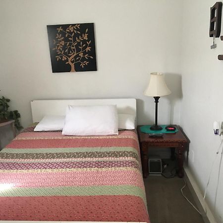 Midway Motel Caliente Eksteriør billede