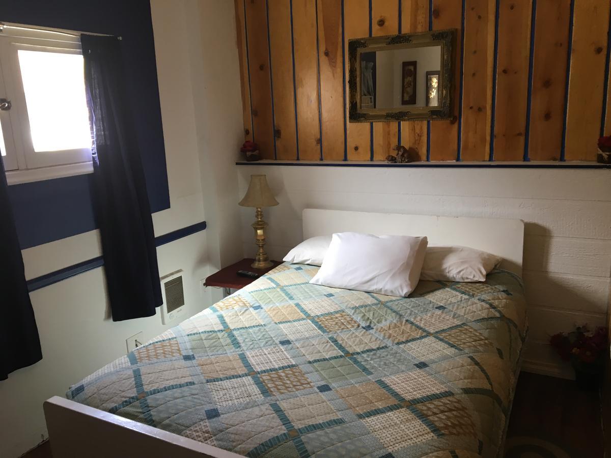 Midway Motel Caliente Eksteriør billede
